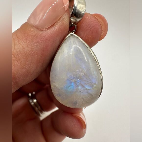 Stunning 16x23mm Moonstone cabochon pendant set in solid sterling silver! - Picture 7 of 10